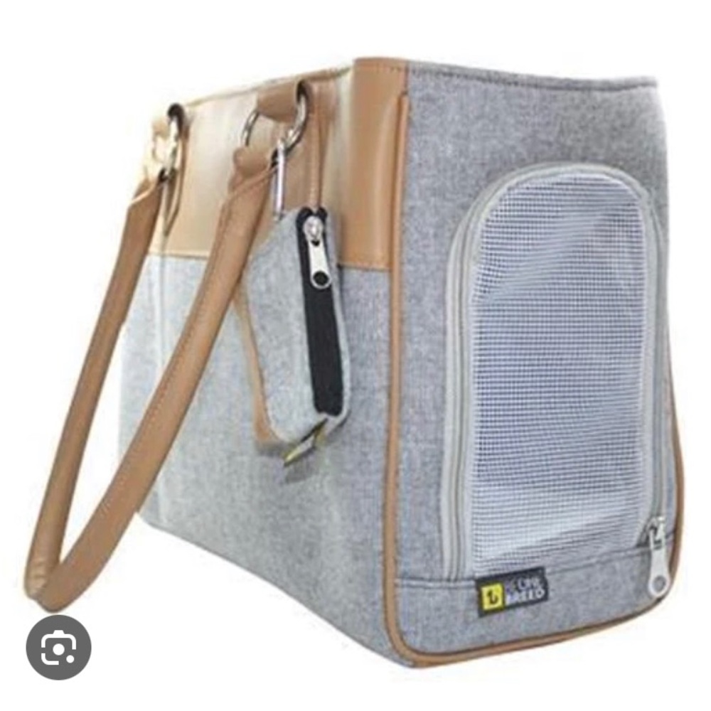 Pet carrier bag